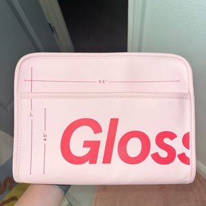glossier beauty bag !